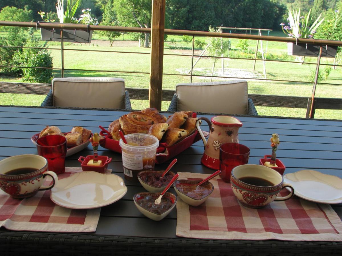 Le Petit Nid Douillet Bed & Breakfast Trescléoux Екстериор снимка